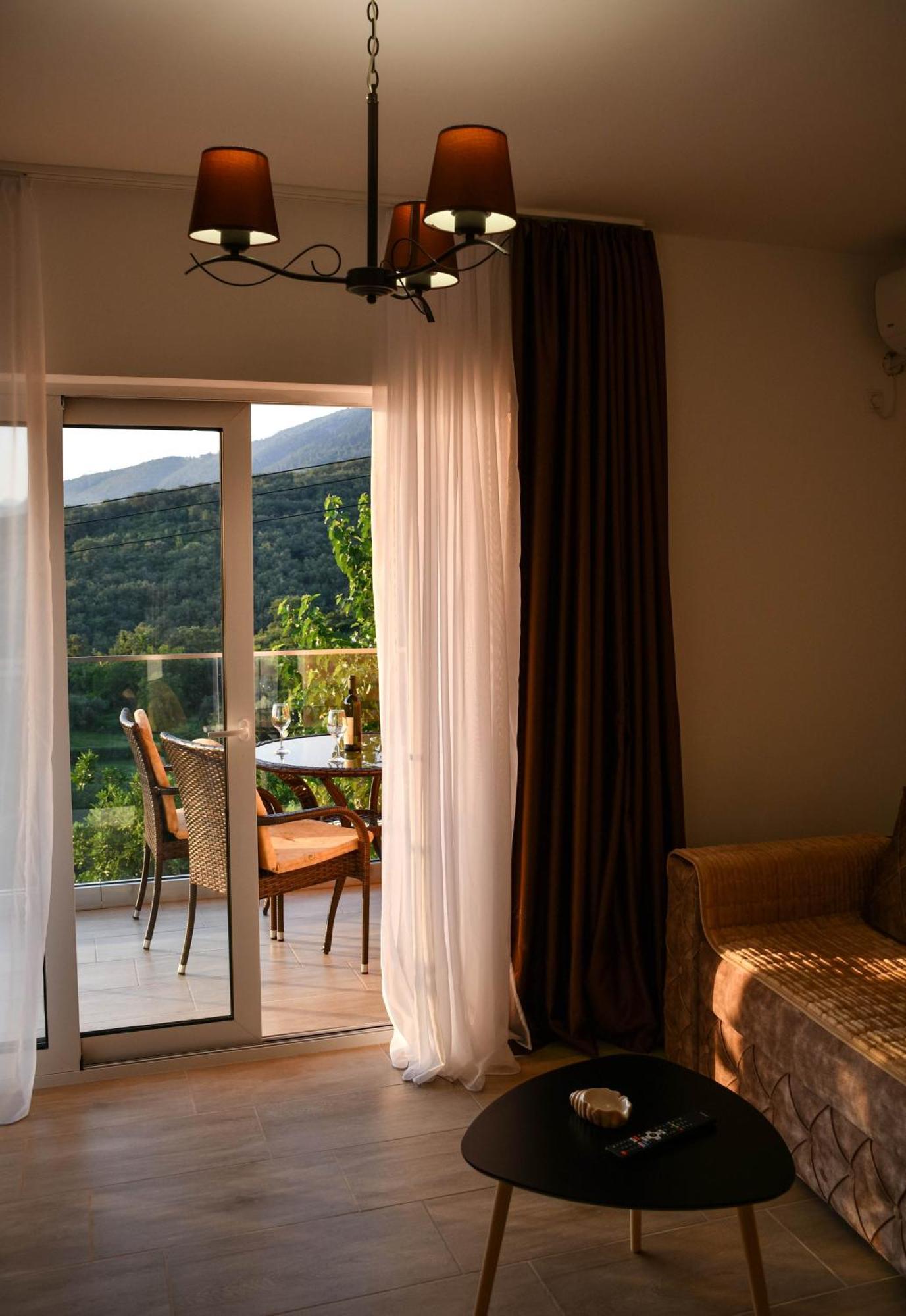 Raj Apartment Kotor Exterior photo